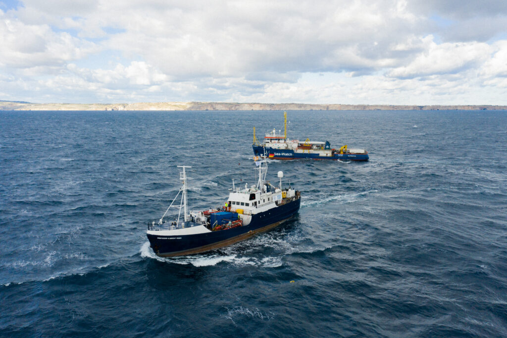 Sea-Eye - Reportage 28 Sea Eye und Sea Watch Schiffe