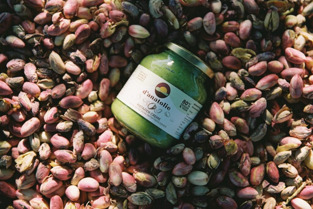 Gaziantep - Analog 35mm Portra 4 d'anatolie pistaziencreme glas liegt in pistazienberg 35mm analogfotografie